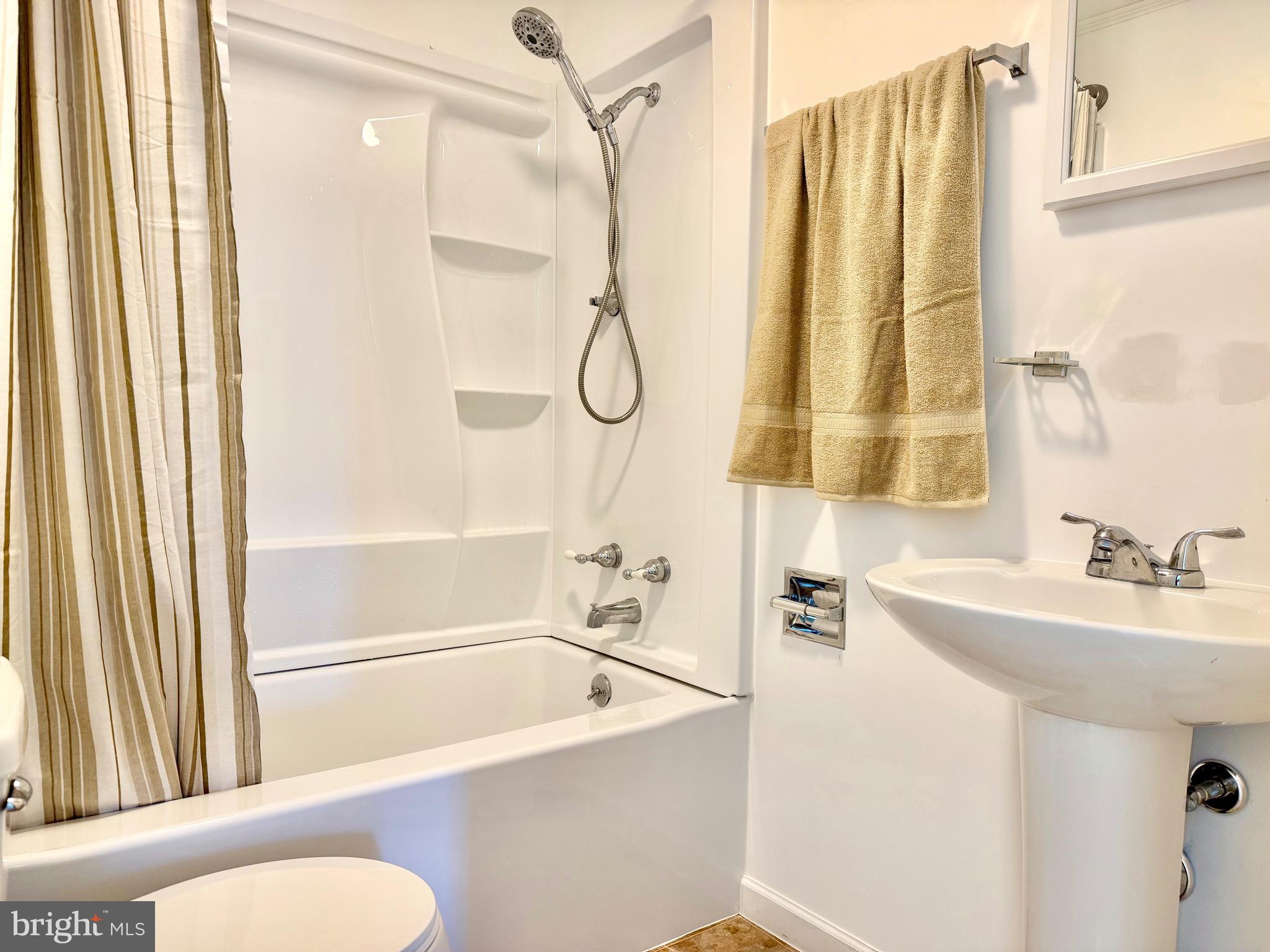557 Compass Road East Middle River, MD 21220 - Photo 19 of 27 Full Bath