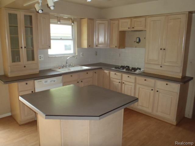 6441 Benoit Road Algonac, MI 48001 - Photo 12 of 14 P1015148.jpg