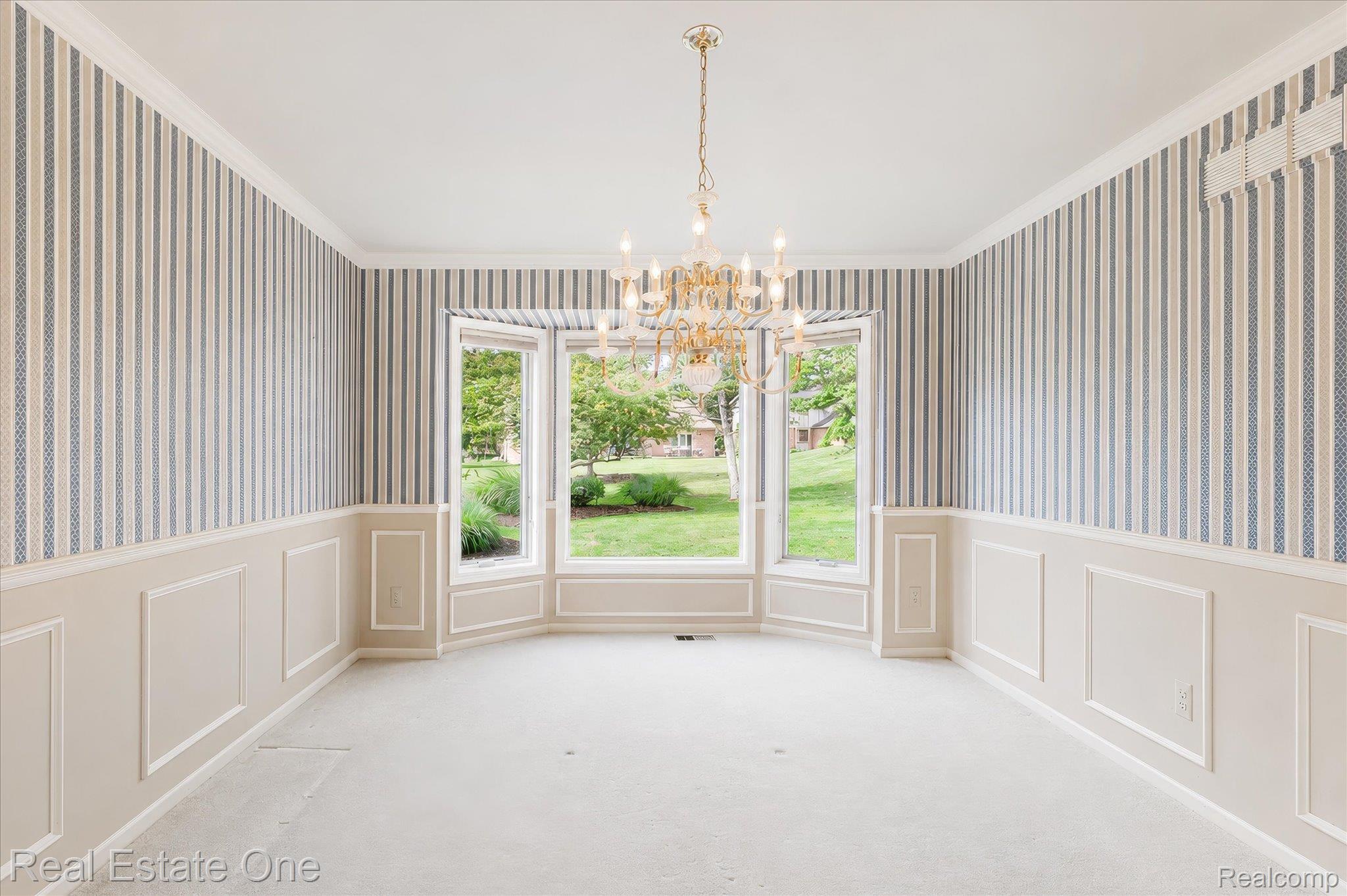 3393 Charlwood Drive Rochester, MI 48306 - Photo 9 of 60 09-010.jpg