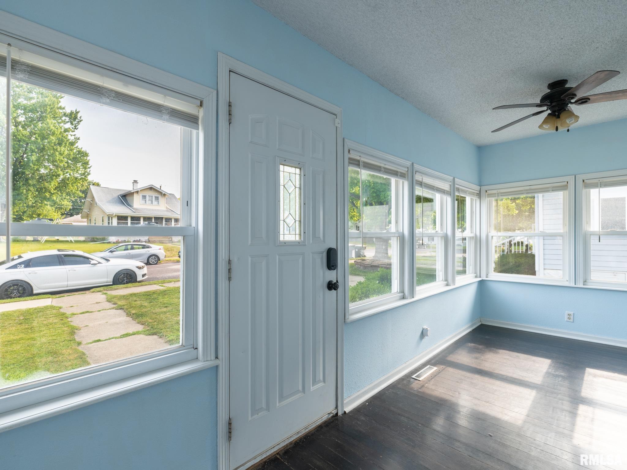 1307 State Street Pekin, IL 61554 - Photo 4 of 50