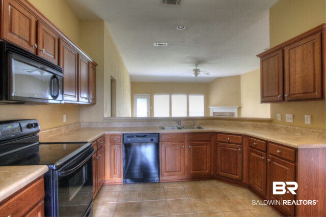 25643 Overlook Drive Loxley, AL 36551 - Photo 8 of 24 kitchen