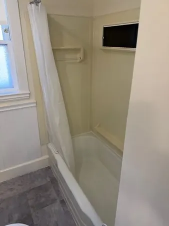 $2,200 | 15 Hillside Avenue, Unit 1, Marblehead, MA 01945