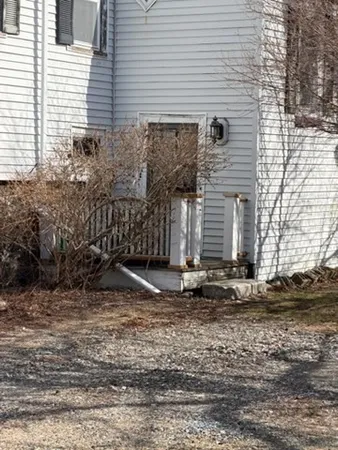 $2,200 | 15 Hillside Avenue, Unit 1, Marblehead, MA 01945