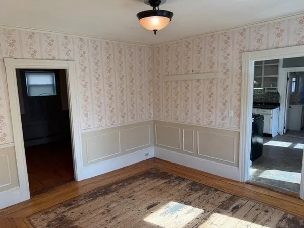 $2,200 | 15 Hillside Avenue, Unit 1, Marblehead, MA 01945