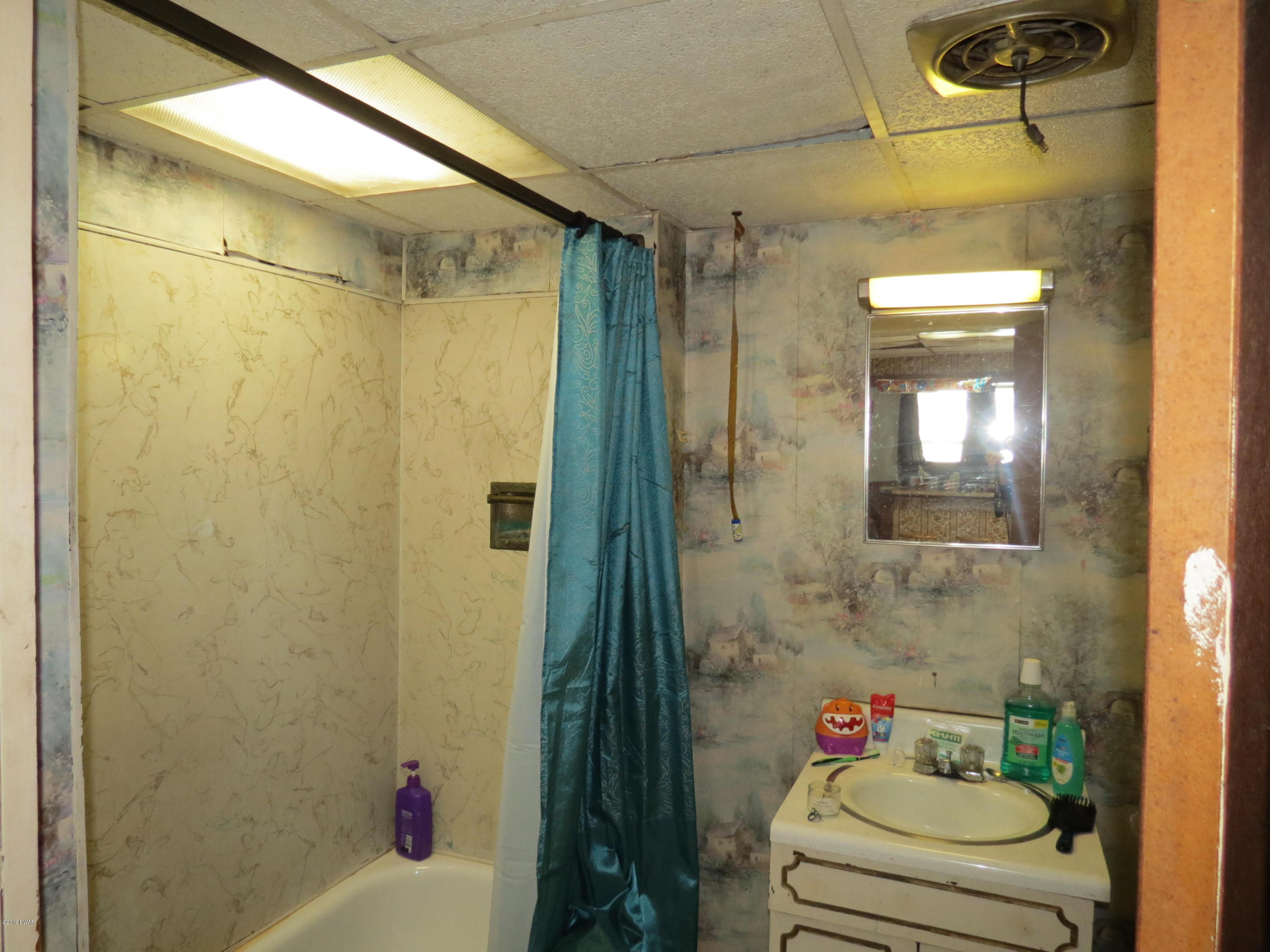 1038 Main Street Newfoundland, PA 18445 - Photo 8 of 13