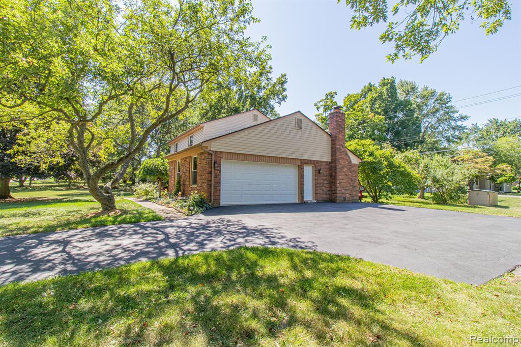 1243 Shenandoah Drive Rochester Hills, MI 48306 - Photo 5 of 40
