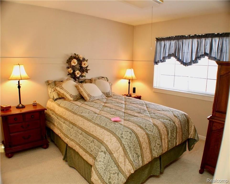 626 Shellbourne Drive Rochester Hills, MI 48309 - Photo 13 of 21
