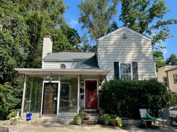 $995 | 1806 Walker Avenue, Unit D, Greensboro, NC 27403