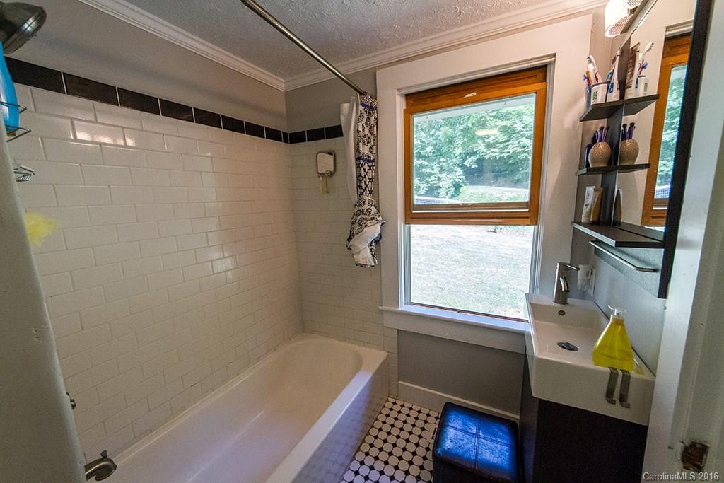 47 Marlowe Road Fairview, NC 28730 - Photo 16 of 24 Gallery Image 16