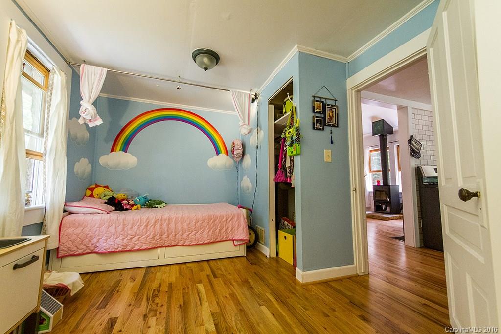 47 Marlowe Road Fairview, NC 28730 - Photo 10 of 24 Gallery Image 10