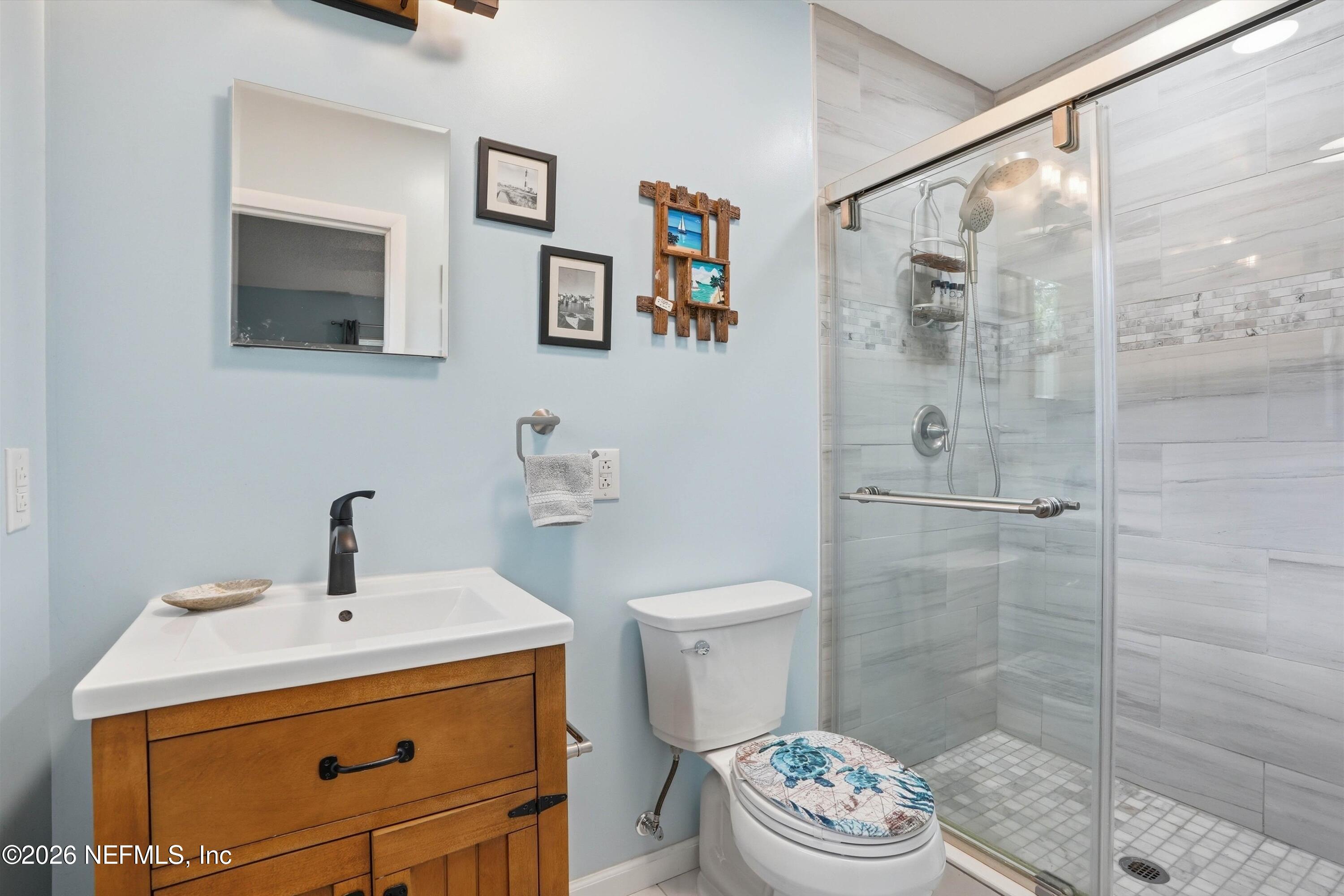 1426 Glengarry Road Jacksonville, FL 32207 - Photo 19 of 27 Primary Bathroom