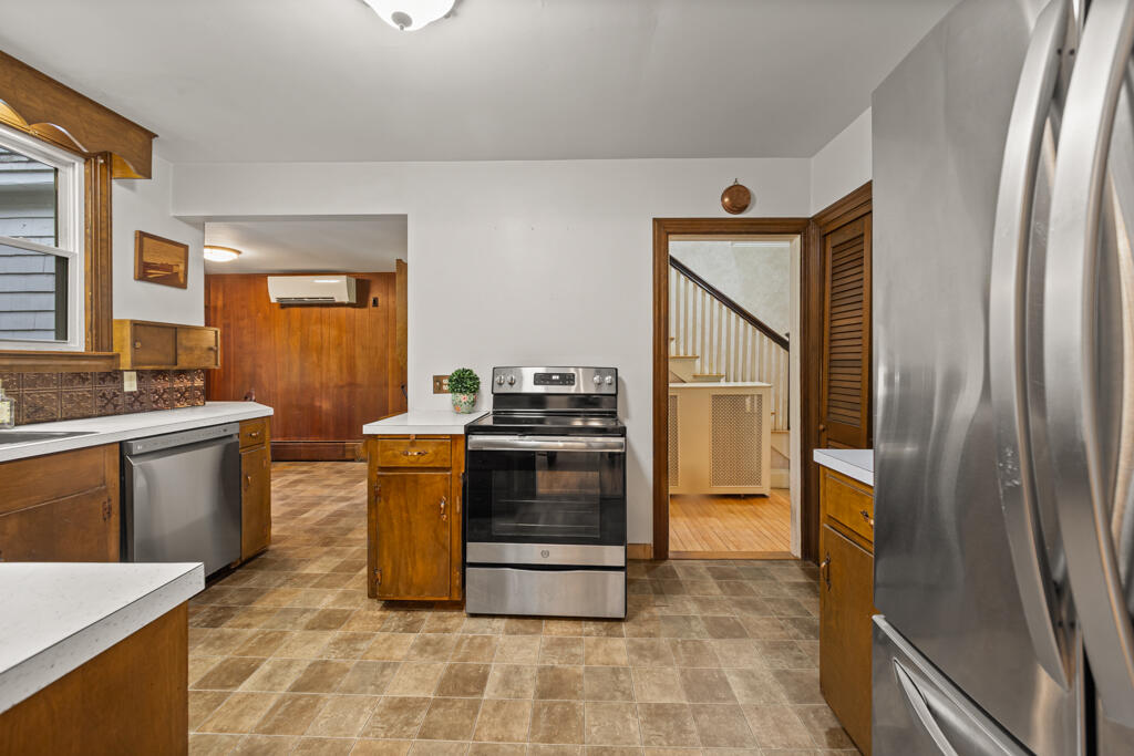 10 Burleigh Street Waterville, ME 04901 - Photo 14 of 41 Kitchen