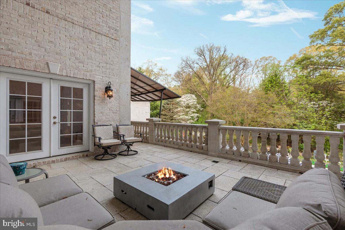 11846 Chapel Road Clifton, VA 20124 - Photo 19 of 143 Serene patio with fire pit oasis.