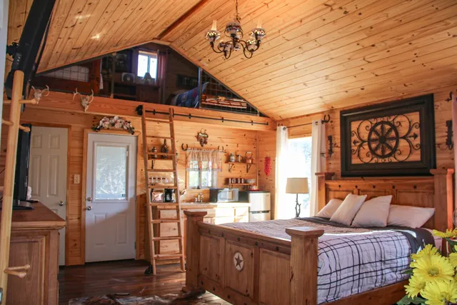 $850,000 | 1085 Forest View Drive, Blanco, TX 78606