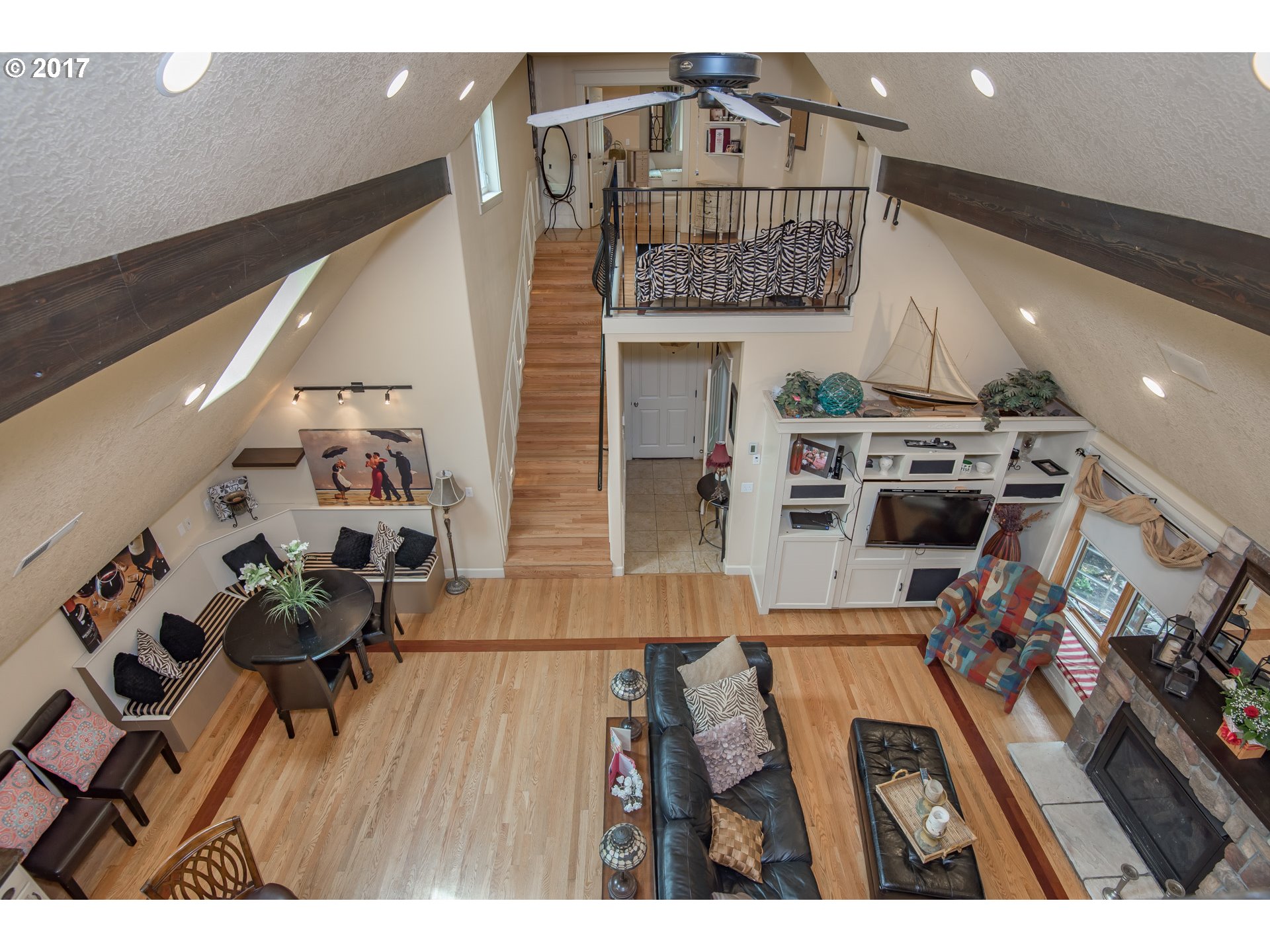 17014 Southwest Rivendell Drive Portland, OR 97224 - Photo 15 of 32 Great Room