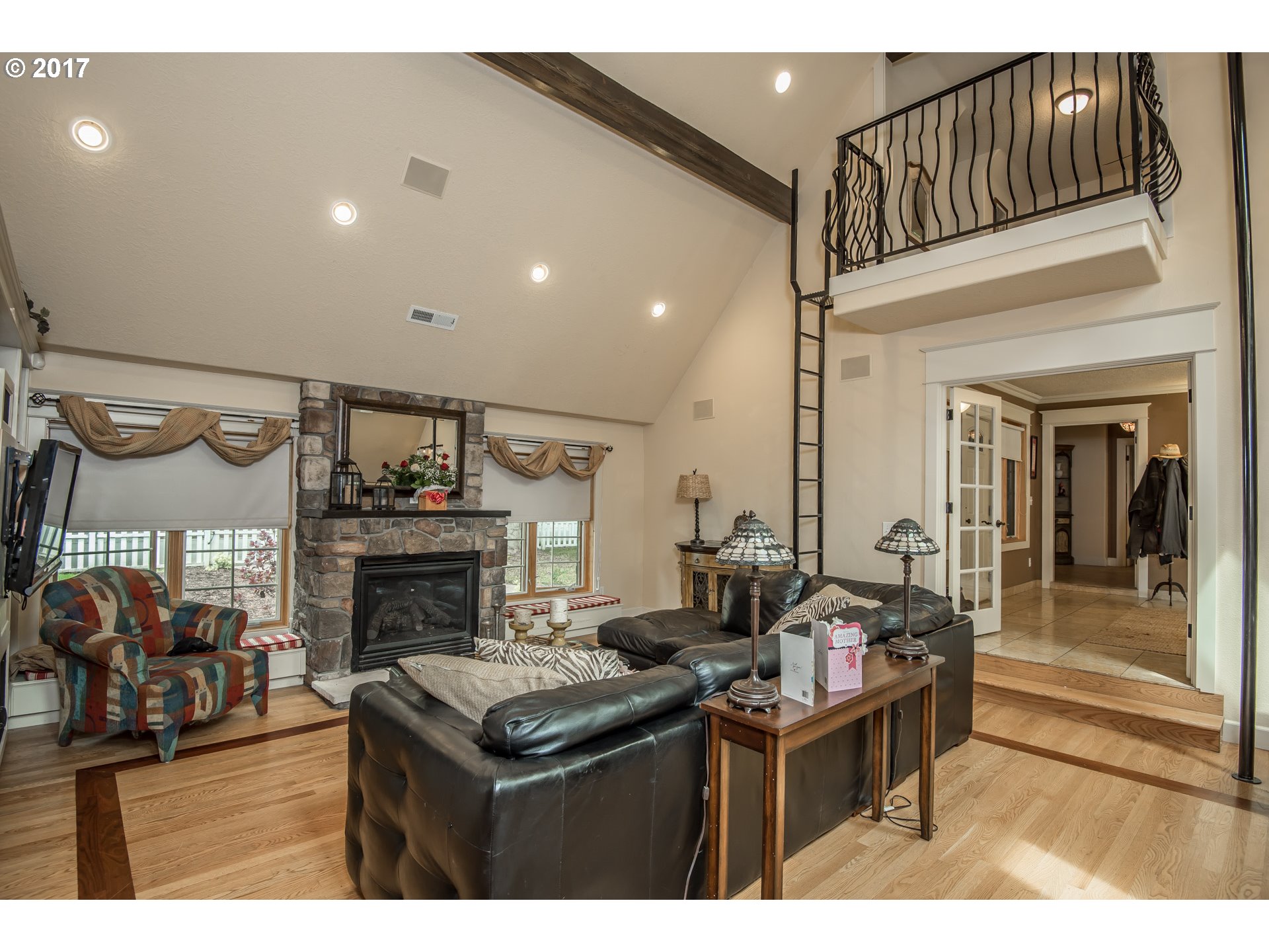 17014 Southwest Rivendell Drive Portland, OR 97224 - Photo 17 of 32 Great Room