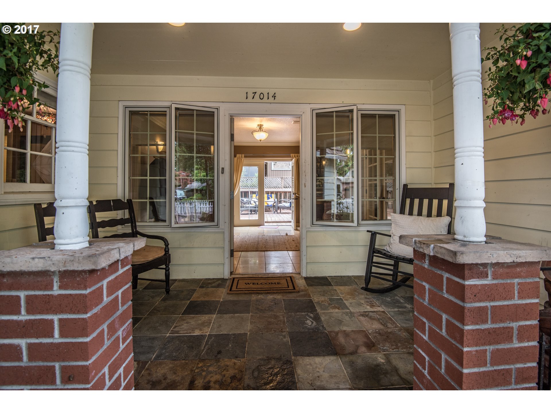 17014 Southwest Rivendell Drive Portland, OR 97224 - Photo 2 of 32 Entrance/Foyer