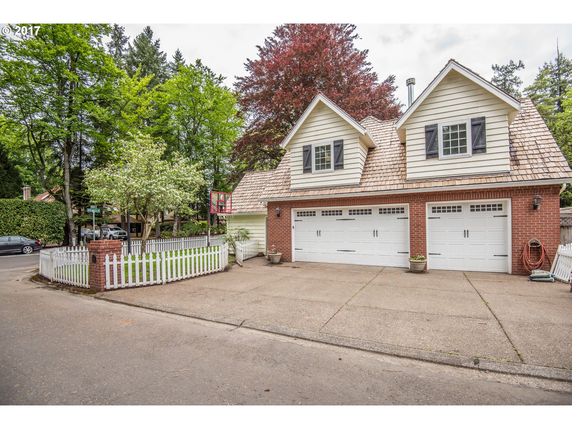 17014 Southwest Rivendell Drive Portland, OR 97224 - Photo 27 of 32 Garage