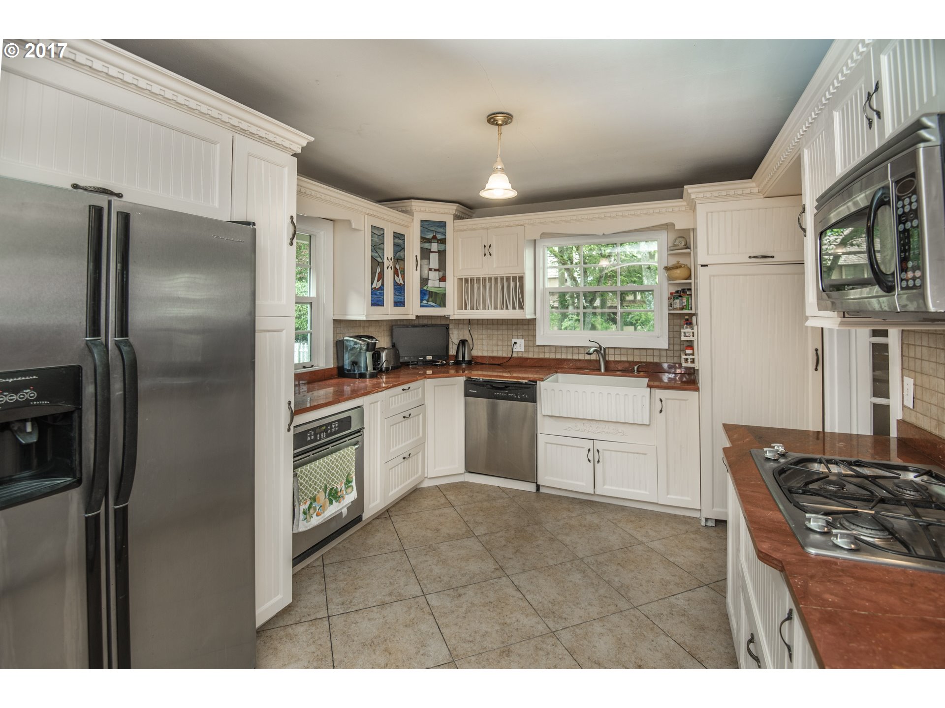 17014 Southwest Rivendell Drive Portland, OR 97224 - Photo 5 of 32 Kitchen