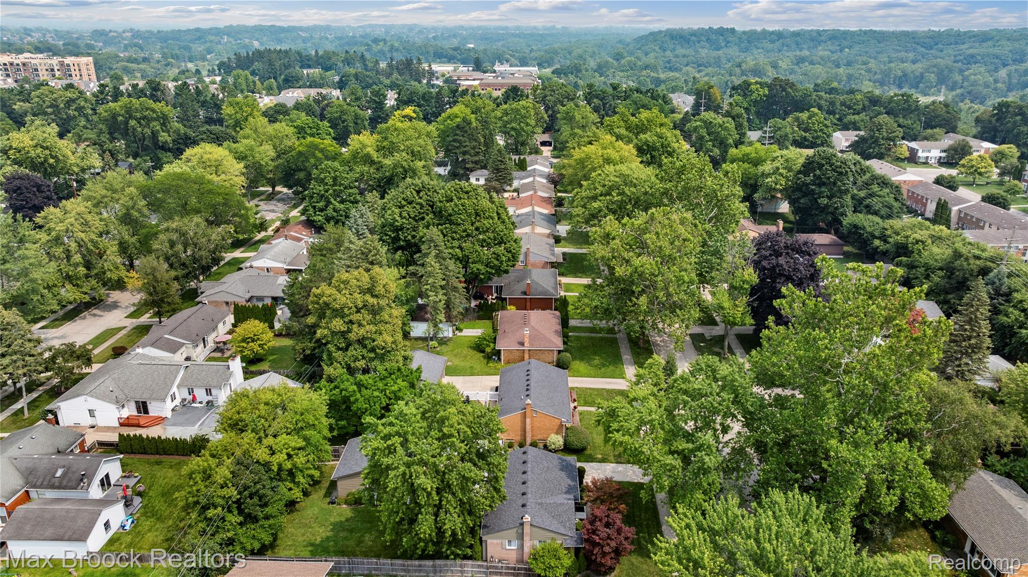 437 Meadow Lane Rochester, MI 48307 - Photo 36 of 41 2969 Woodland Drive-HD Drone Photography-7.jpg
