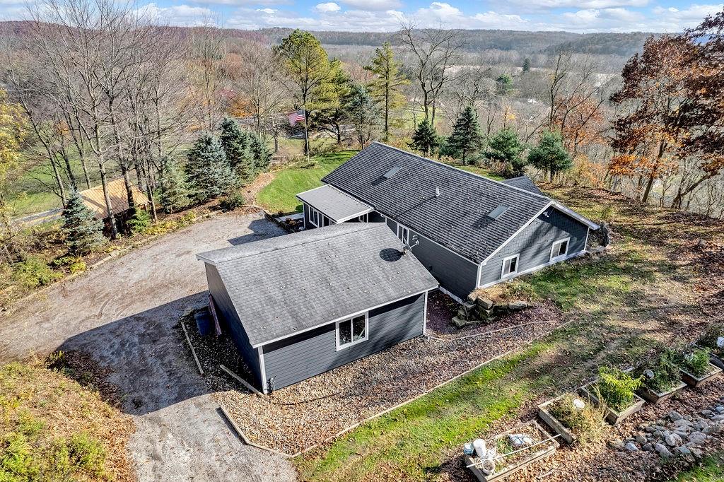 127 Hollow Road Darlington, PA 16115 - Photo 3 of 23 Gallery Image 3