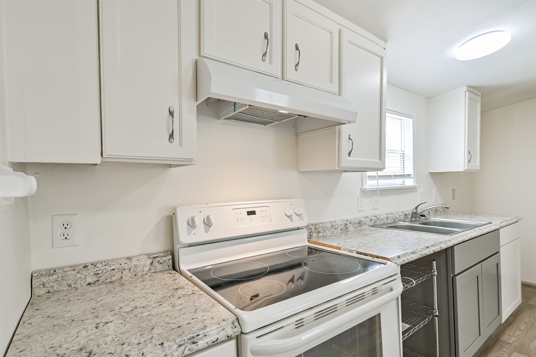 1749 Max Road, Unit 4 Pearland, TX 77581 - Photo 12 of 33 Kitchen