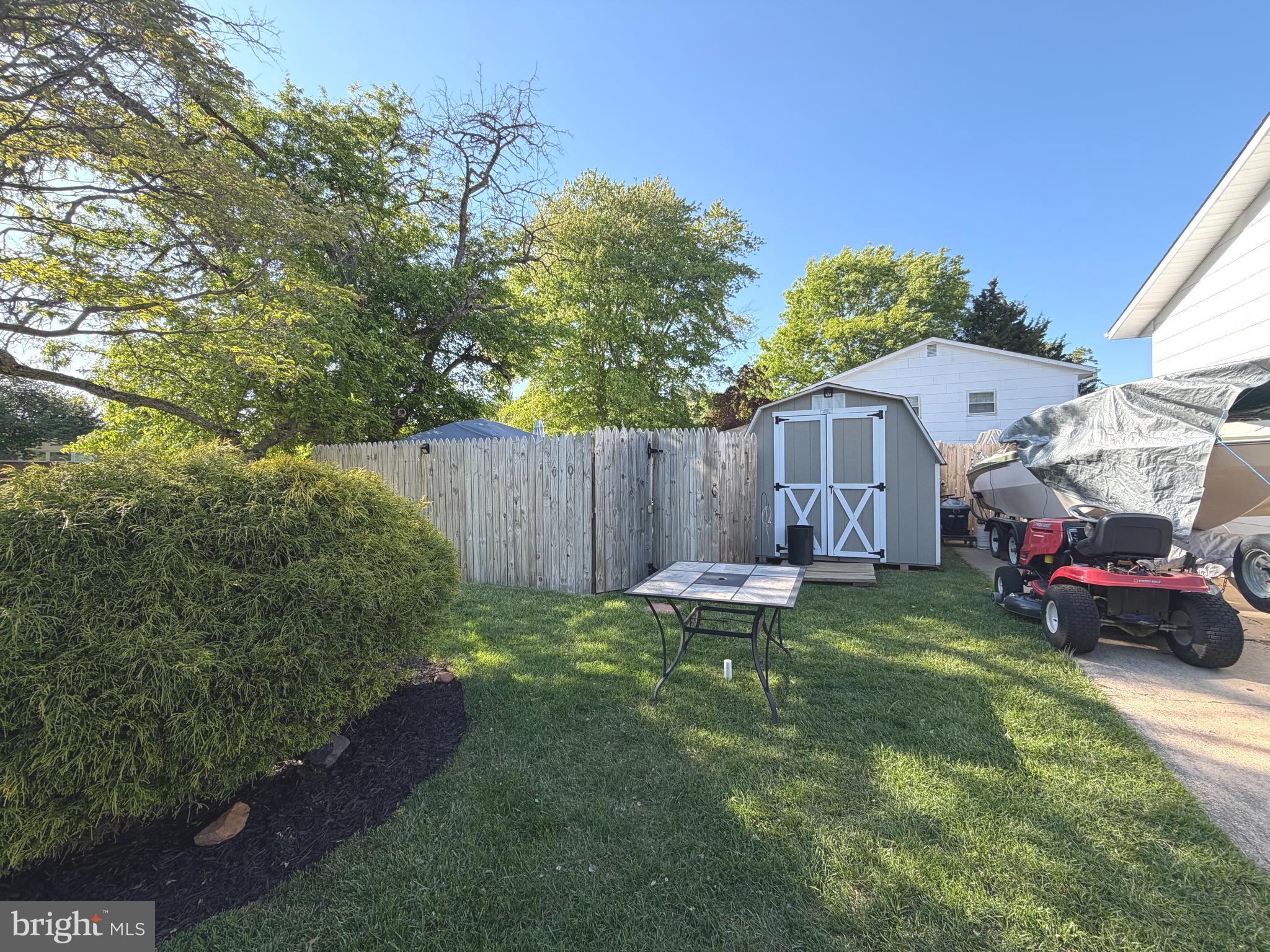 26 Alwyn Road Newark, DE 19713 - Photo 20 of 24 a view of a house with backyard and sitting area
