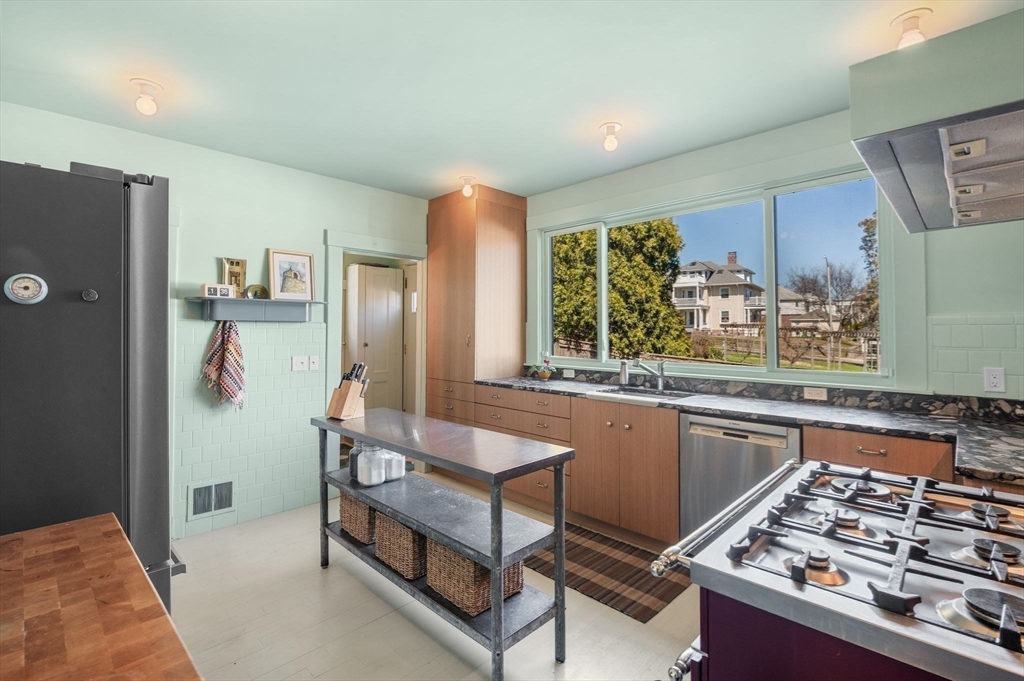 16-18 Wolcott Road, Unit 1 Lynn, MA 01902 - Photo 15 of 42