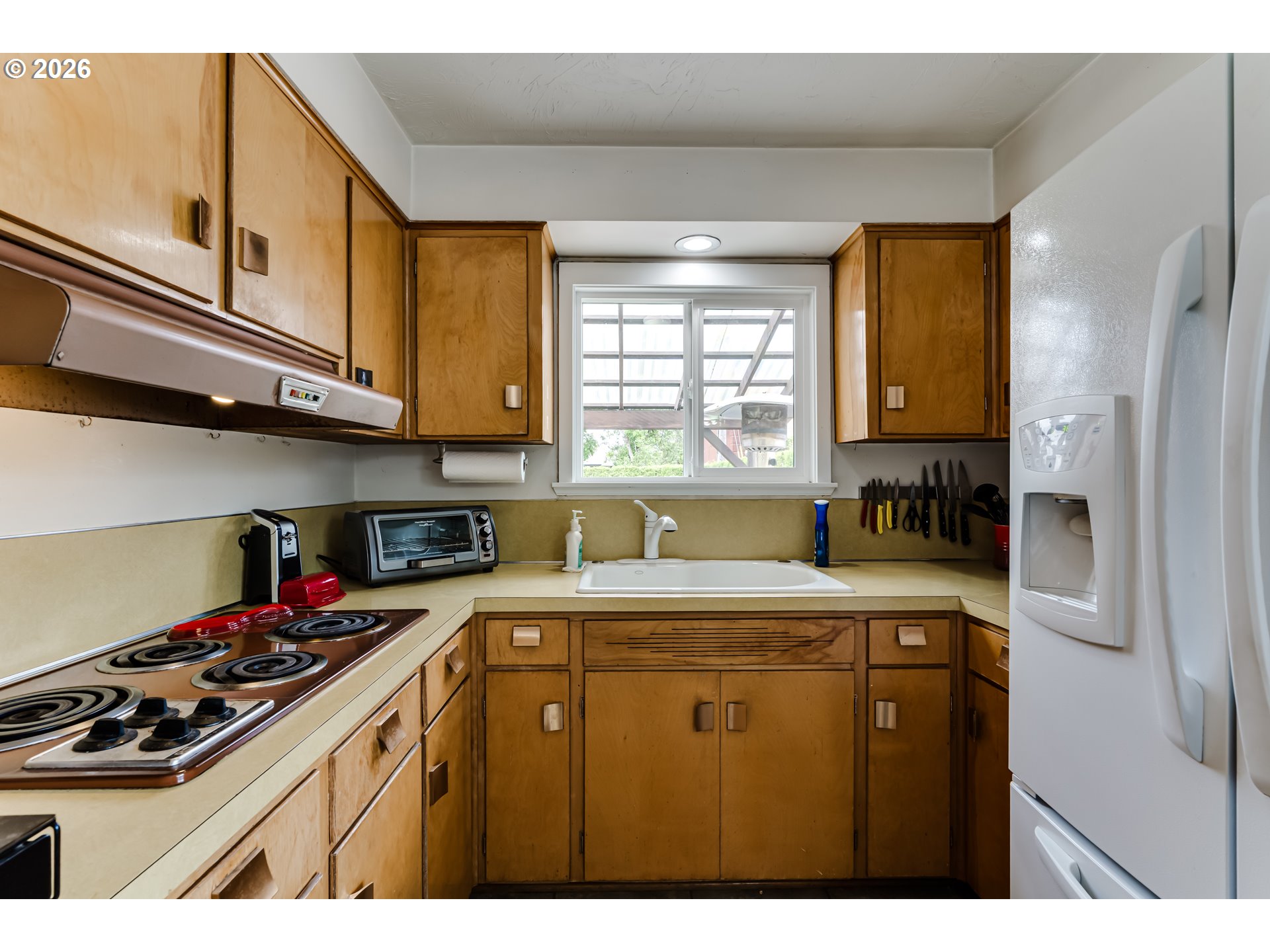 1406 Carter Lane Springfield, OR 97477 - Photo 11 of 43