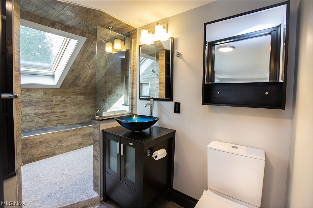 3851 Clague Road North Olmsted, OH 44070 - Photo 24 of 35 Owner's Suite Bathroom