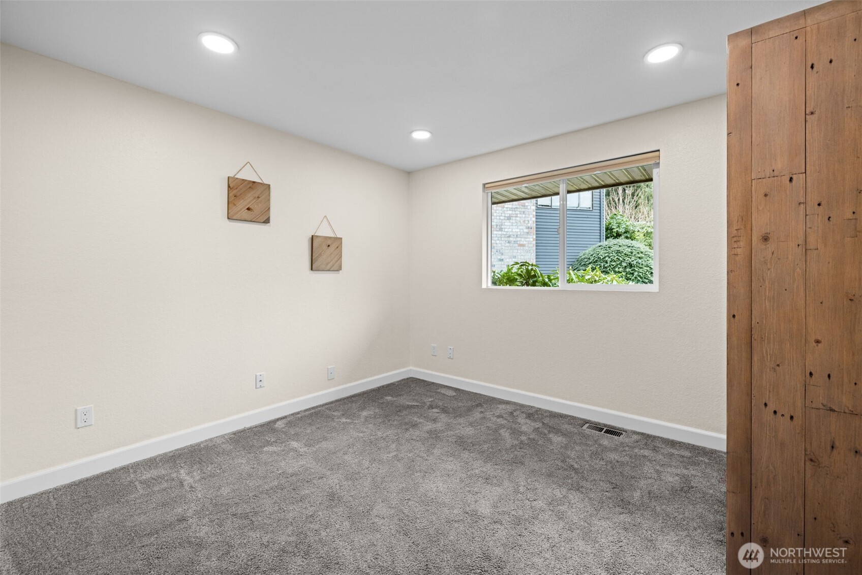 4115 105th Place Southeast Everett, WA 98208 - Photo 24 of 39 an empty room with windows