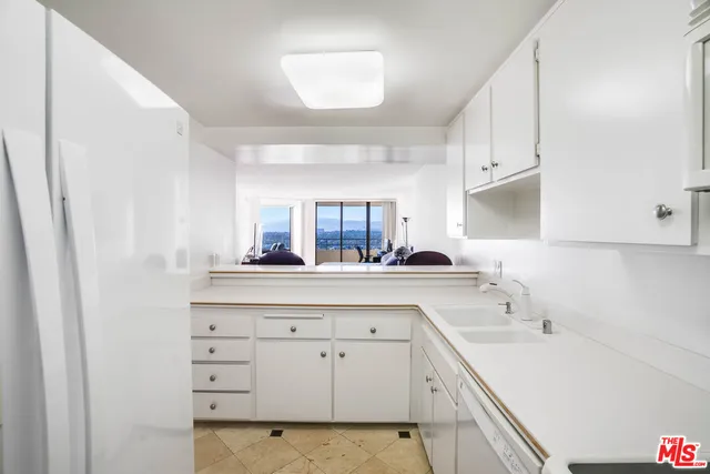 a view of a tennis court