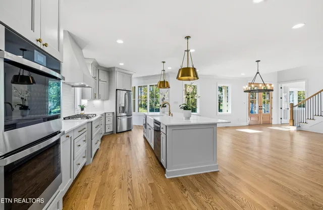 $2,800,000 | 105 Padstow Lane, Lenoir City, TN 37772