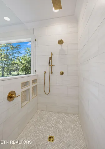 $2,800,000 | 105 Padstow Lane, Lenoir City, TN 37772