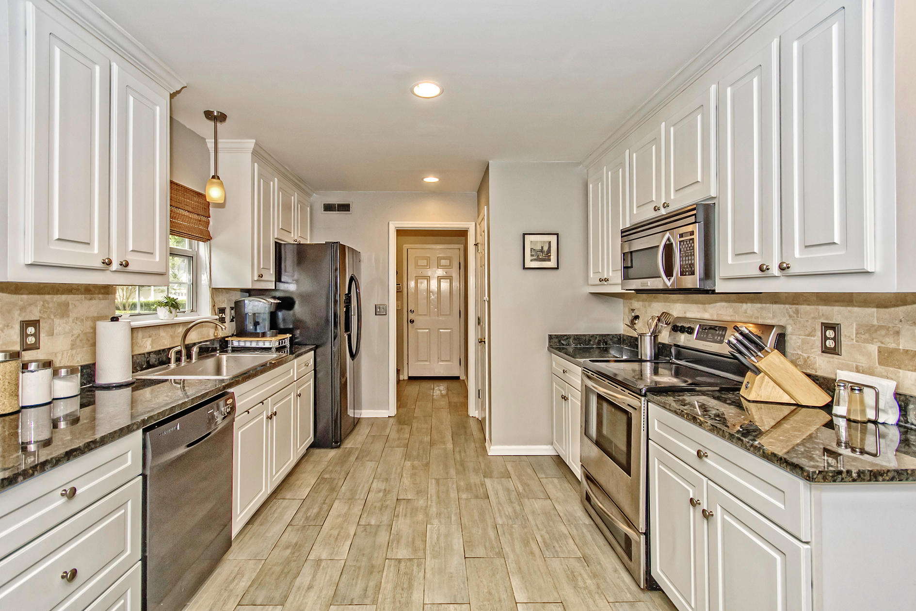 746 Shell Sand Circle Charleston, SC 29412 - Photo 15 of 43 Kitchen