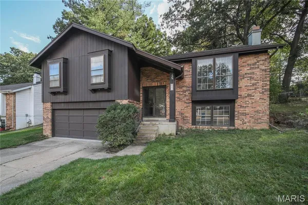 $260,000 | 648 Running Creek Drive, Ballwin, MO 63021