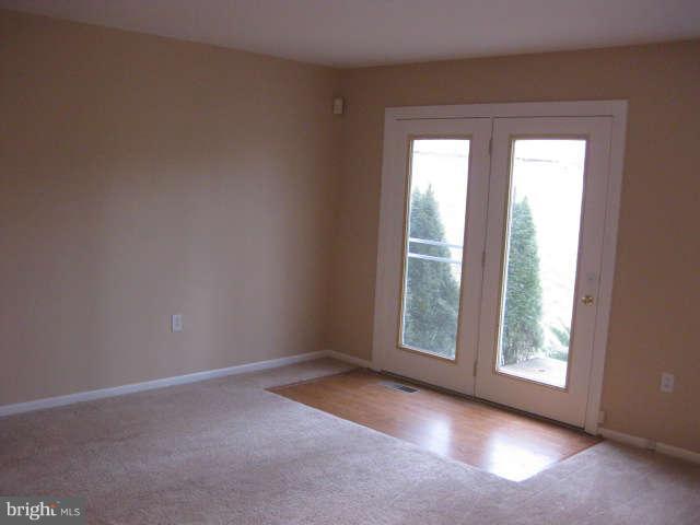 9329 Pan Ridge Road Parkville, MD 21234 - Photo 5 of 13 Living Room