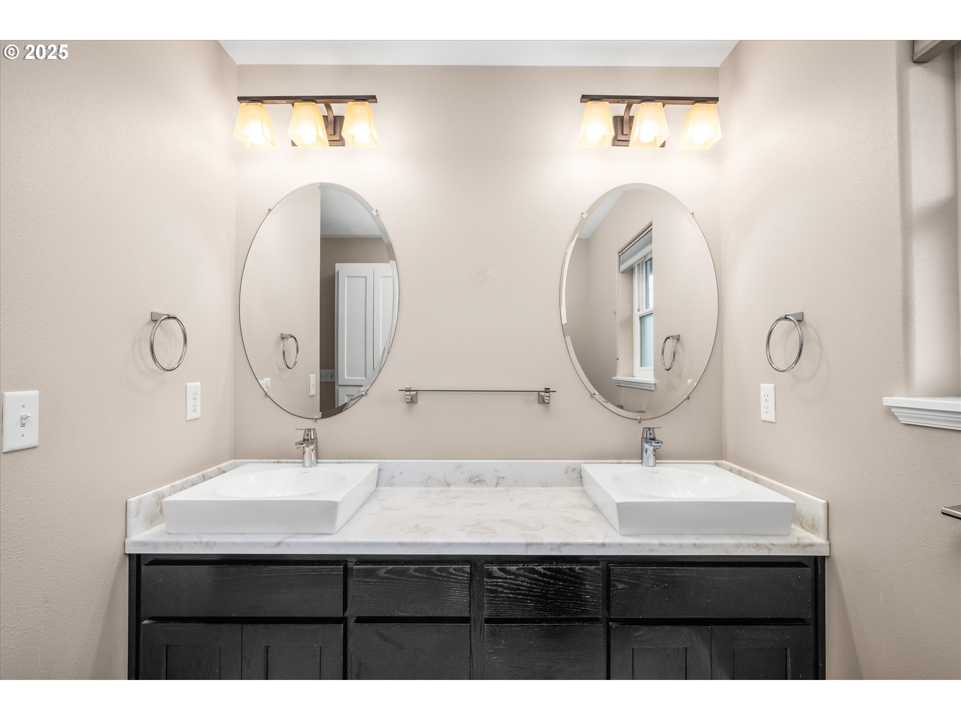 1176 Unity Drive Junction City, OR 97448 - Photo 22 of 44 a bathroom with a sink and a mirror