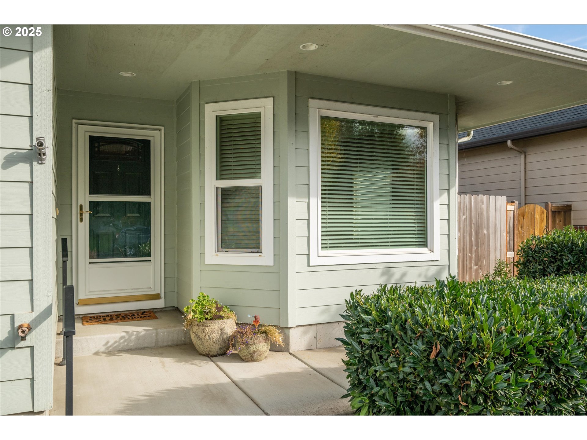 1176 Unity Drive Junction City, OR 97448 - Photo 4 of 44 a house with front view of a house