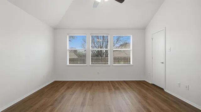 $275,900 | 1529 Cardinal Way, Aubrey, TX 76227