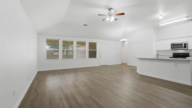 $275,900 | 1529 Cardinal Way, Aubrey, TX 76227