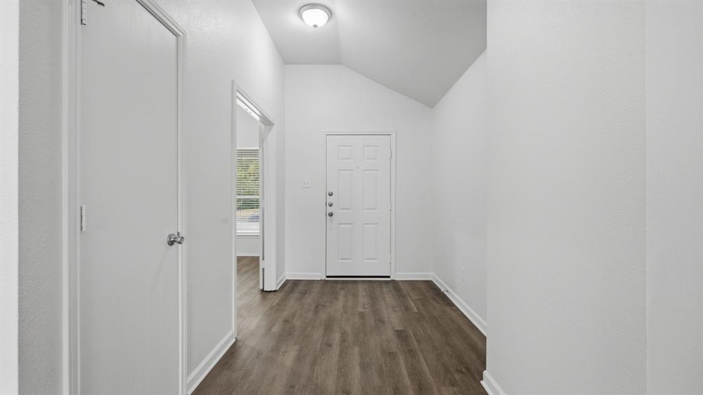 1529 Cardinal Way Aubrey, TX 76227 - Photo 7 of 40