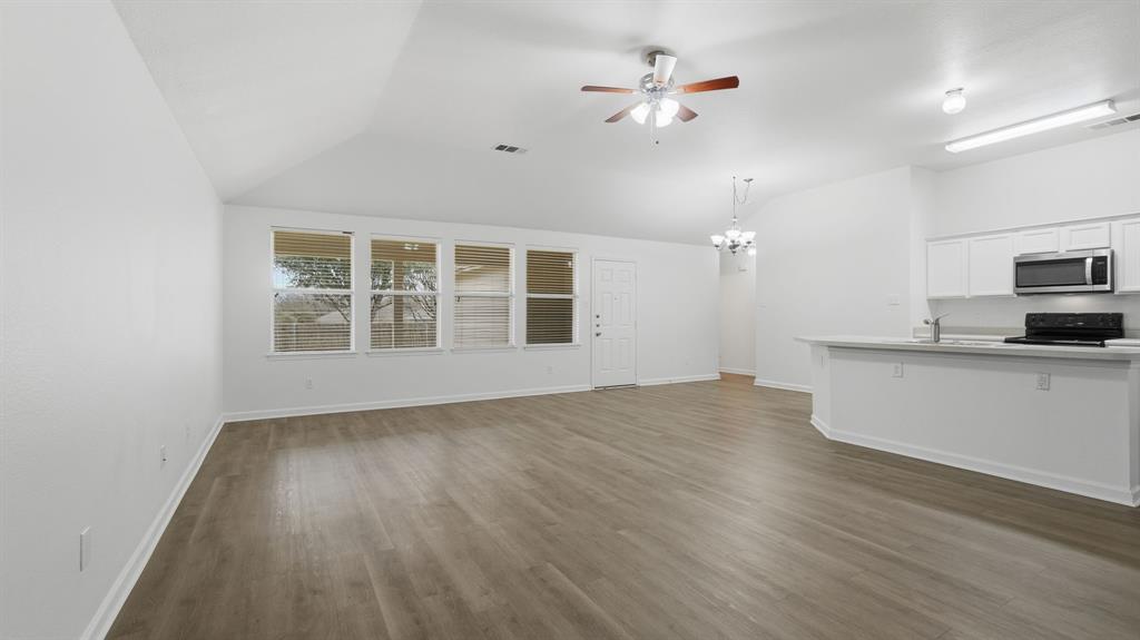 1529 Cardinal Way Aubrey, TX 76227 - Photo 10 of 40