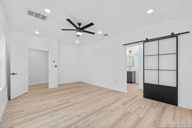 $2,400 | 106 Bank, Unit 102, San Antonio, TX 78204