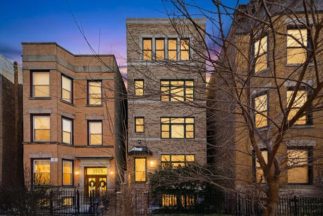 $700,000 | 3511 North Wilton Avenue, Unit 4, Chicago, IL 60657