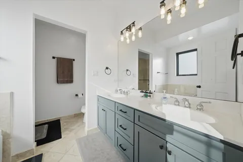 $700,000 | 3511 North Wilton Avenue, Unit 4, Chicago, IL 60657