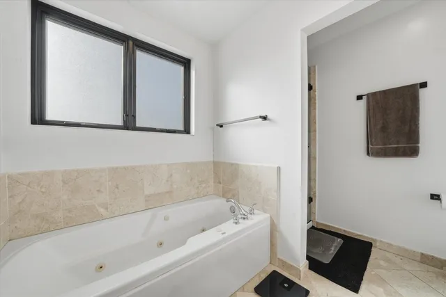 $700,000 | 3511 North Wilton Avenue, Unit 4, Chicago, IL 60657