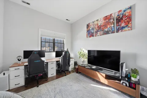 $700,000 | 3511 North Wilton Avenue, Unit 4, Chicago, IL 60657