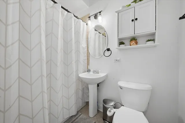 $700,000 | 3511 North Wilton Avenue, Unit 4, Chicago, IL 60657