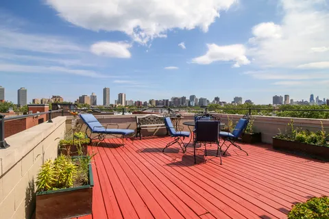 $700,000 | 3511 North Wilton Avenue, Unit 4, Chicago, IL 60657